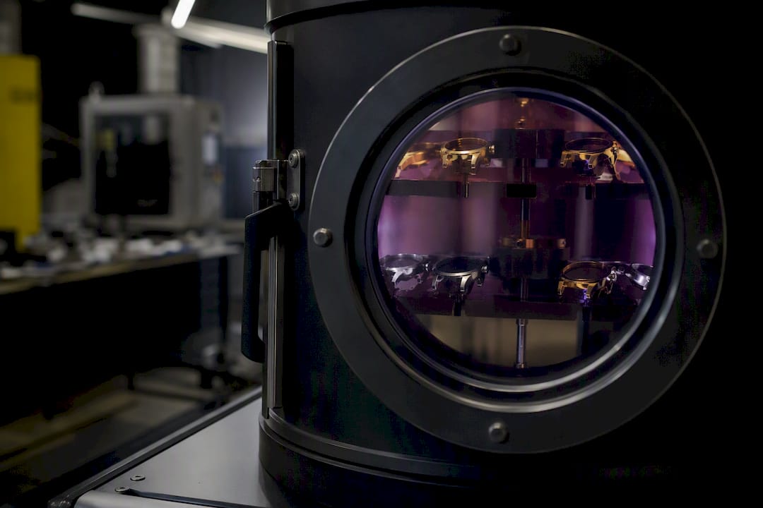 Vacuum coating chamber for watch components