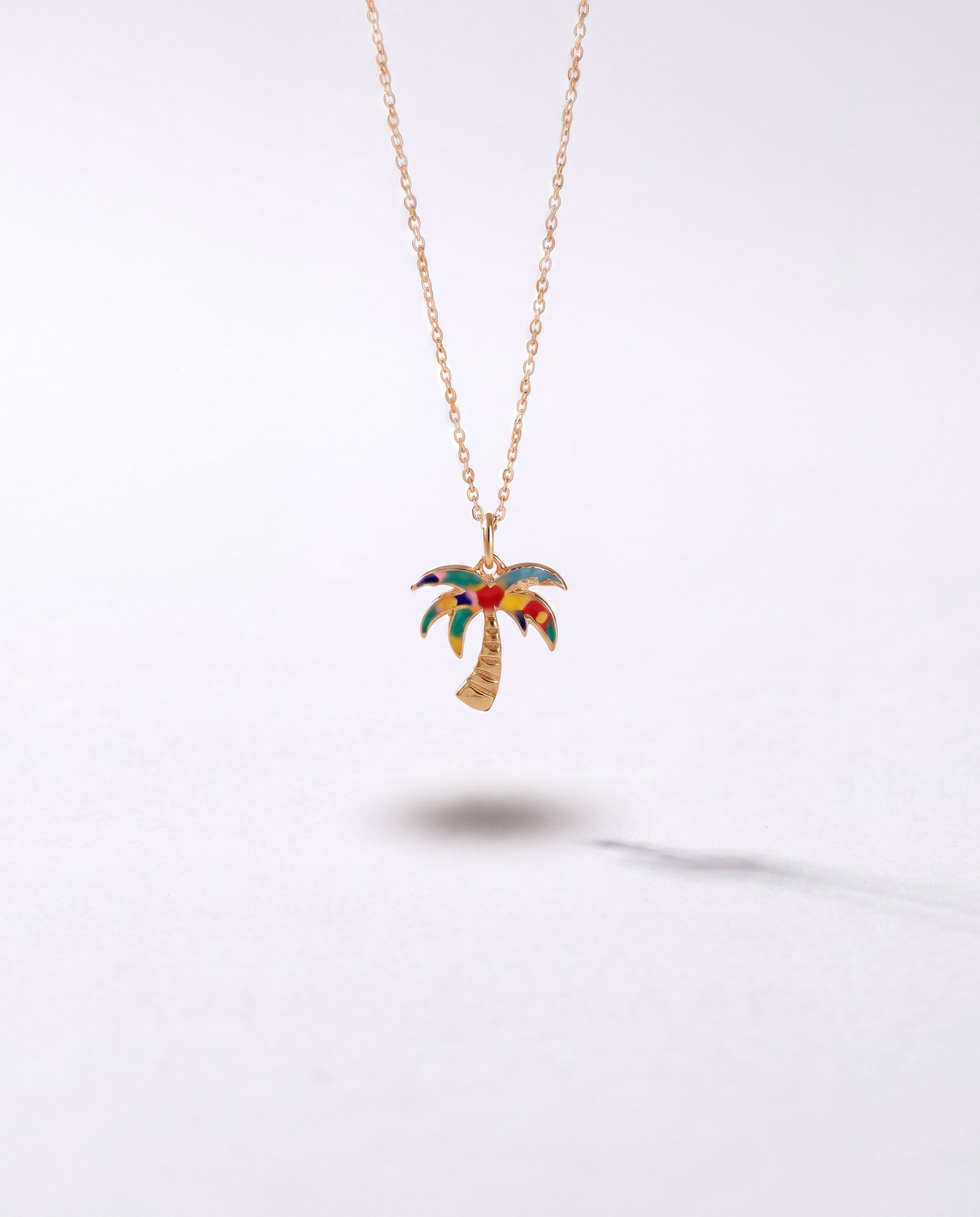 wynwood-blvd-palm-tree-pendant-gold-close-up